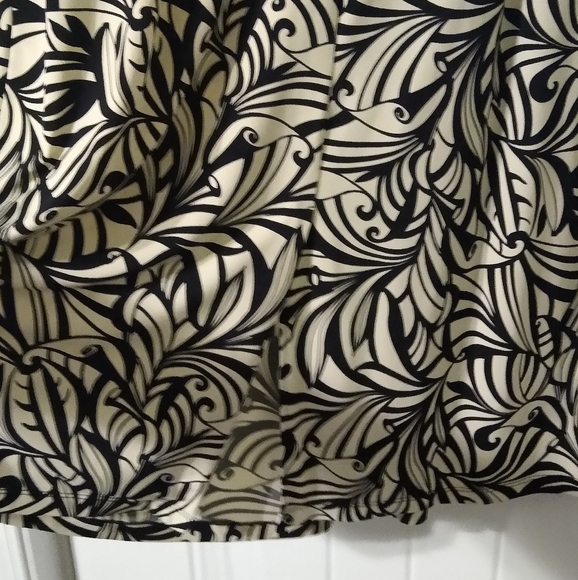 Sexy black and white Floral Dress - Picture 3 of 3